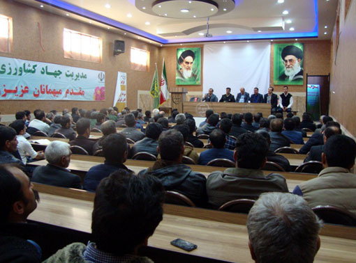 برگزاری آزمون گواهینامه رانندگی تراکتور برای اولین بار در شهرستان عجب شیر