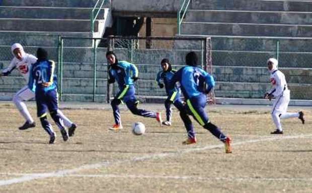 بانوان فوتبالیست ایلامی حریف خوزستانی خود را شکست دادند