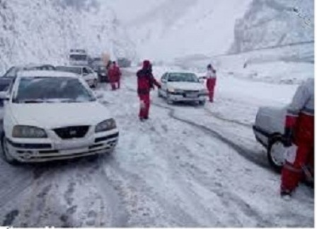 امداد رسانی هلال احمر زنجان به 101 مسافر گرفتار در برف و کولاک