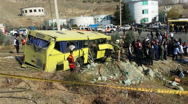 تشریح جزئیات حادثه واژگونی اتوبوس دانشگاه آزاد