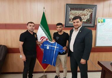 سرپرست باشگاه استقلال خوزستان:  بوعذار فعلا بازیکن ما است

