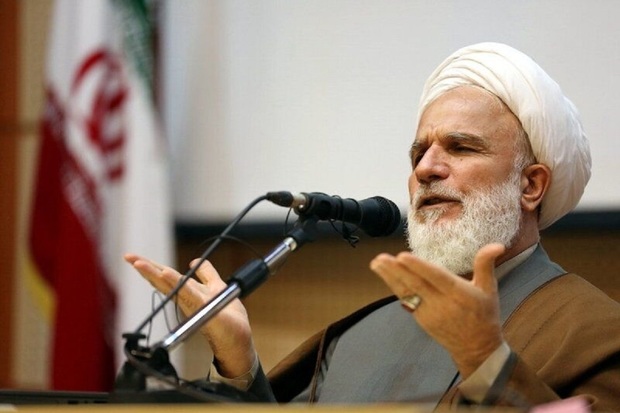 یک عضو مجلس خبرگان خطاب به روحانی: به خاطر مذاکره با آمریکا از مردم و رهبری عذرخواهی کن!