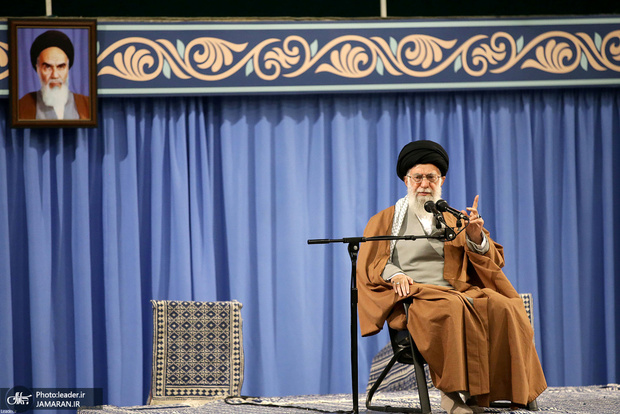 رهبر معظم انقلاب: گربه‌رقصانی آمریکا علیه سپاه به جایی نخواهد رسید