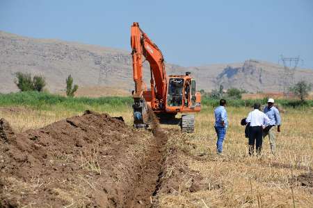 اجرای طرح آبیاری تحت فشار در 700 هکتار از اراضی ماکو