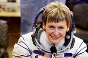 بازگشت پیرترین فضانورد زن به زمین