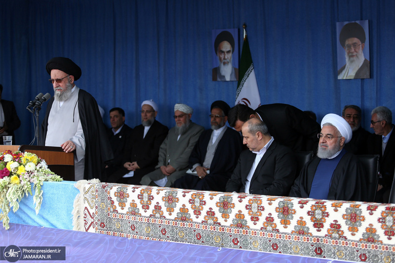 رئیس جمهور در جمع پرشور مردم در استادیوم تختی گنبد کاووس