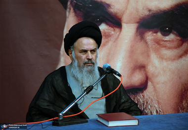 مرحوم آیت‌الله موسوی بجنوردی (ره) به روایت تصویر 