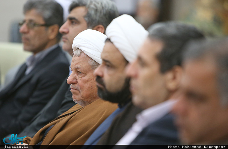 دیدار جمعی از فعالان سیاسی، فرهنگی، اجتماعی و اقتصادی استان بوشهر با آیت الله هاشمی رفسنجانی