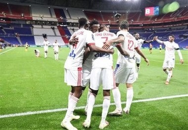  لیون به آسانی موناکو را از پیش رو برداشت و به بالانشینان نزدیک شد
