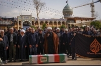 تشییع پیکر شهید دانش آموز علی حق شناس در حرم شاهچراغ (ع) (9)