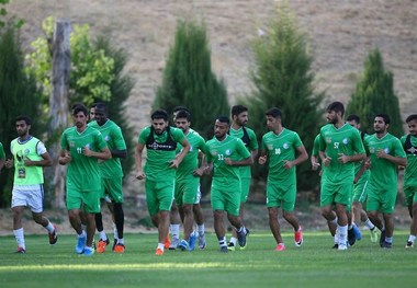 تمرین استقلالی ها زیر باران+تصاویر