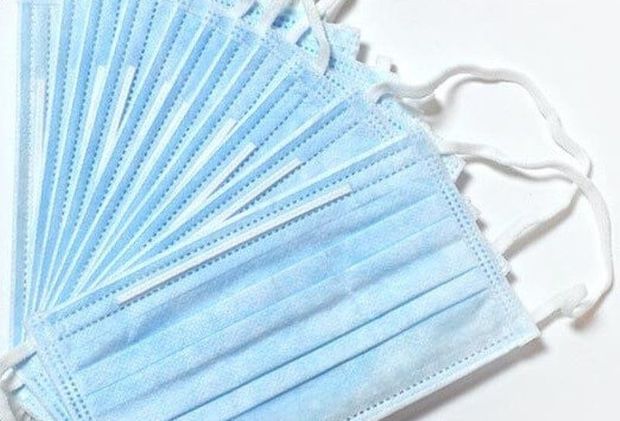 خیر الیگودرزی پنج هزار ماسک به بخشداری بربرود غربی اهدا کرد
