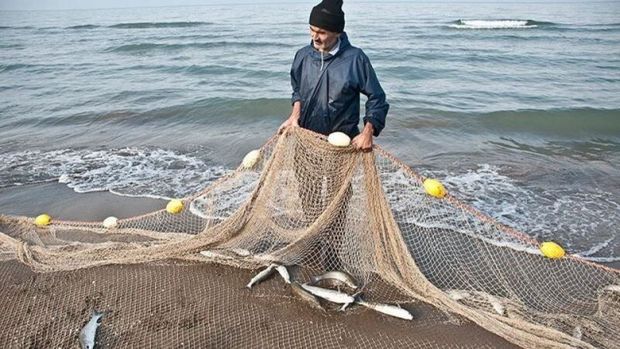 کشف تور و قلاب ماهیگیری صیادان غیرمجاز درالیگودرز