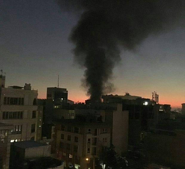 آتش سوزی مخزن گازوییل در شهرک غرب تهران مهار شد