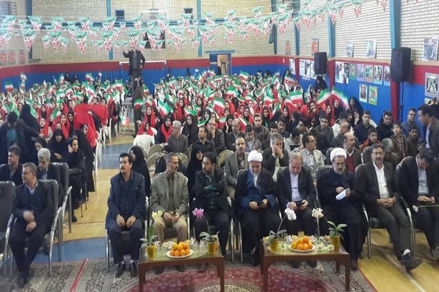 40 دانش آموز برتر مدارس شاهد قزوین تجلیل شدند