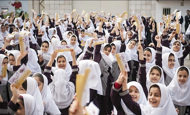 50 هزار پاکت جشن عاطفه ها بین دانش آموزان توزیع شد