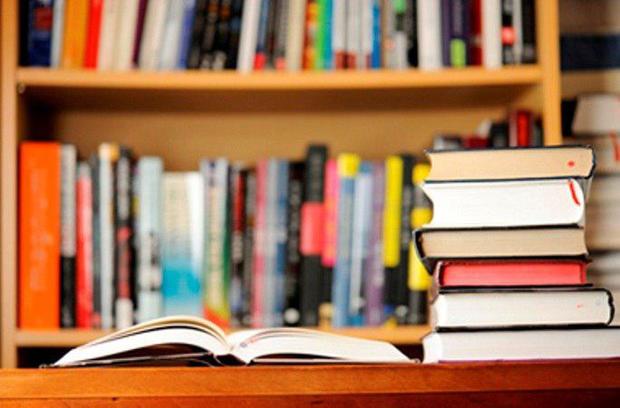 اهدای کتاب خانه شخصی به باشگاه های کتاب دشتی