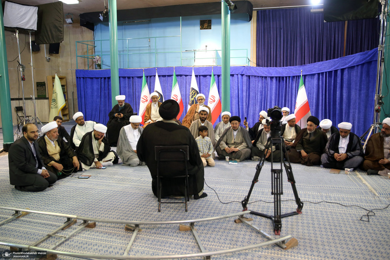 بازدید جمعی از علما کشور عراق از بیت امام خمینی (س)