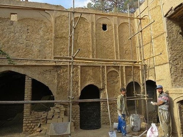 مرمت کاروانسرای 'میرزا صیدرضا' در خرم‌آباد آغاز شد