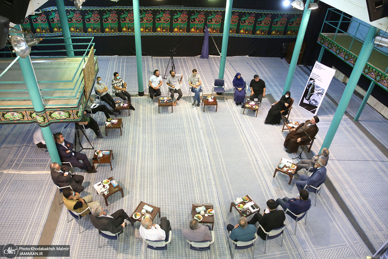 نشست صمیمانه دست اندر کاران و عوامل فیلم مستند «احمد» با سید حسن خمینی