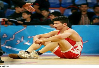 فرنگی‌کار نوجوان بابلی به علت سرطان درگذشت
