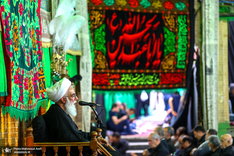آیین سنتی نخل گردانی و عزاداری ظهر عاشورا در تکیه بزرگ تجریش
