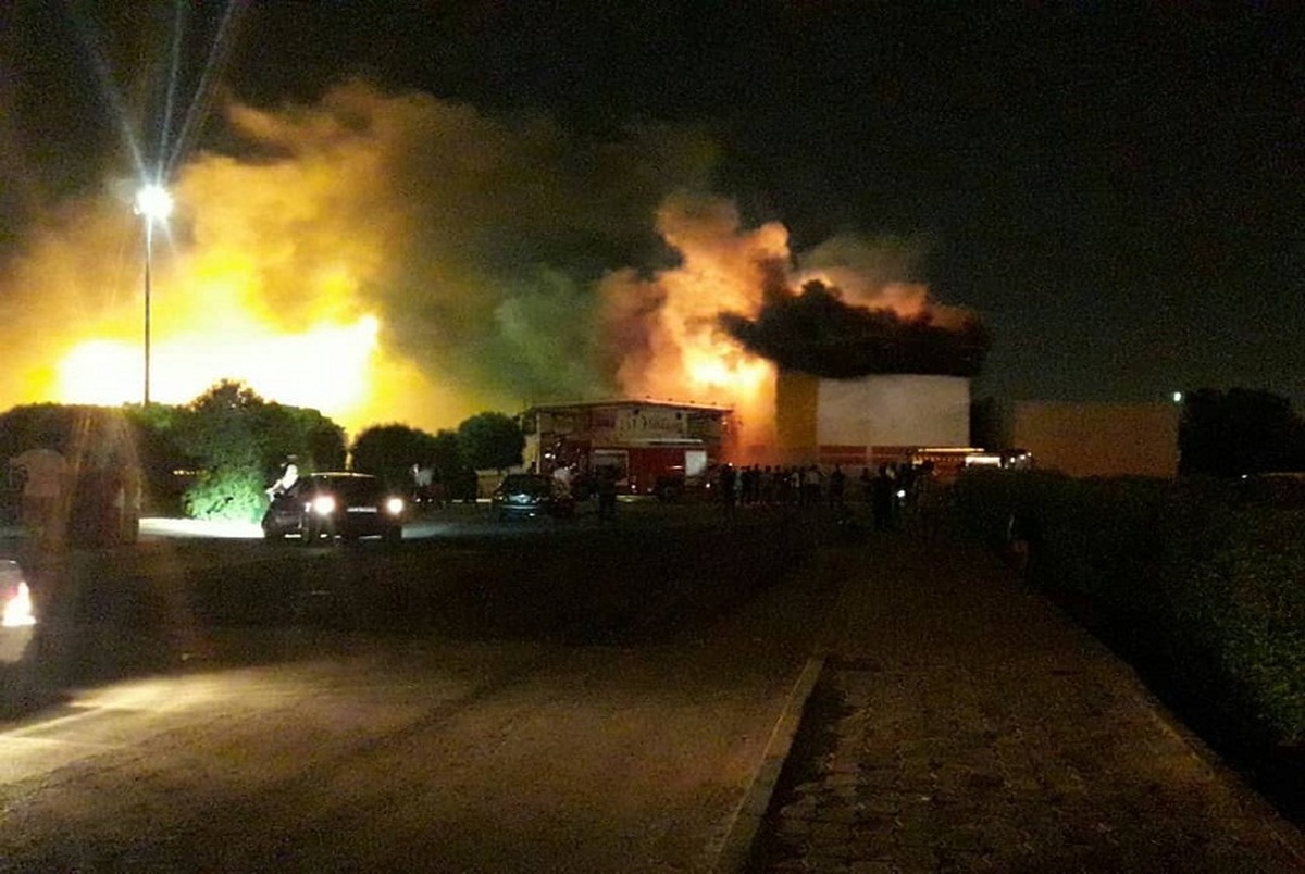 آتش سوزی در شهربازی سینما پنج بعدی اهواز 