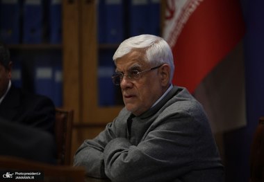 عارف: ایران تسلیم زیاده‌خواهی نمی‌شود/ پس از جنگ مسأله‌ای به نام تحریم نخواهیم داشت/ دولت برای شرایط جنگی طولانی برنامه‌ریزی کرده است