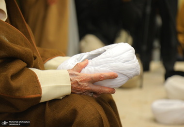 به بهانه یکصدمین سال تأسیس حوزه علمیه قم؛ نقش نهاد خانواده و جامعه در هویت‌سازی طلبگی چیست؟