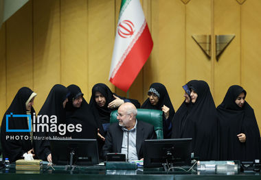 زنان پس از ۲۳ سال به هیات رئیسه مجلس بازگشتند
