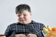اشتباه رایجی که باعث چاقی کودکان می شود
