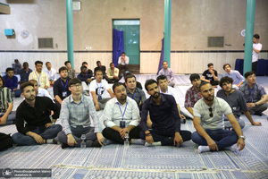 بازدید جمعی از دانشجویان خارجی از بیت امام خمینی (س) در جماران  1