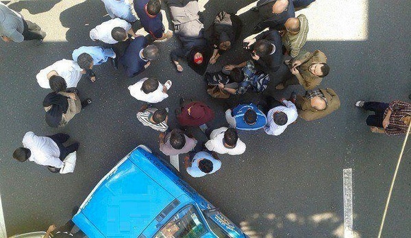 اقدام به خودکشی مکرر در پل روگذر در تبریز+عکس