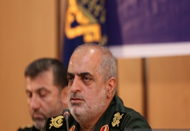 خدمات نظام و دولت به طور مداوم به مردم گفته شود