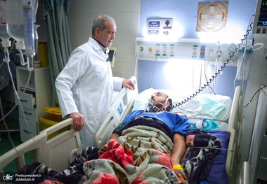 بازدید پزشکیان از مراکز درمانی و عیادت از مجروحان حملات اخیر دشمن آمریکایی - صهیونی + عکس