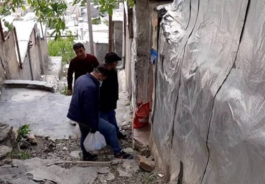 جمعی از قهرمانان ورزشی با کولبران مریوان دیدار کردند+ تصاویر
