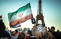 حضور آزادی خواهان و ایرانیان مقیم فرانسه برای حمایت از ایران در کنار برج ایفل  (5)