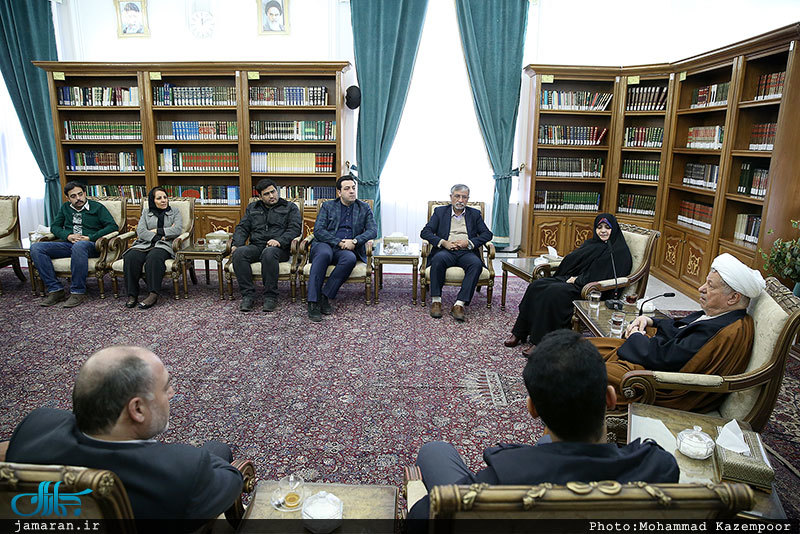 دیدار فرزندان شهدا و ایثارگران با فرمانده پدران خویش در دفاع مقدس