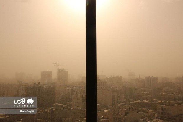ببینید/ تصاویری از آلودگی هوای شدید که باعث تعطیلی مشهد شد