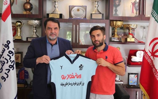 یک بازیکن جدید به پیکان پیوست+ عکس
