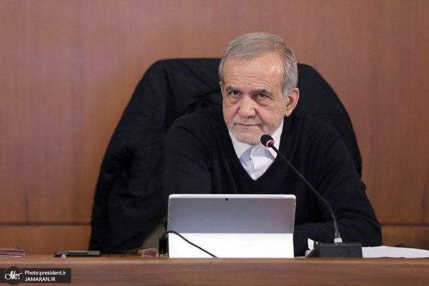 پزشکیان: ما مسلمانان باید با رفتارمان دیگران را جذب کنیم، نه با اجبار