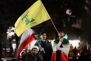 پنجاه و‌هفتمین اجتماع پر شور مردم در مقابل دانشگاه تهران