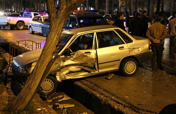 کورس بین ۲ خودروی سواری در شهر زنجان یک کشته برجا گذاشت