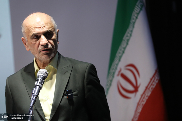 فرشاد مومنی: نجات ایران نیازمند اصلاح ذهن مسئولان از سیاست‌های مجعول و تورم‌زا است/ بدون اصلاح توازن قدرت، تصور بهبود اقتصادی توهم است/ باید اراده فراگیر در ساختار قدرت برای تغییر ریل تعدیل ساختاری به وجود آید