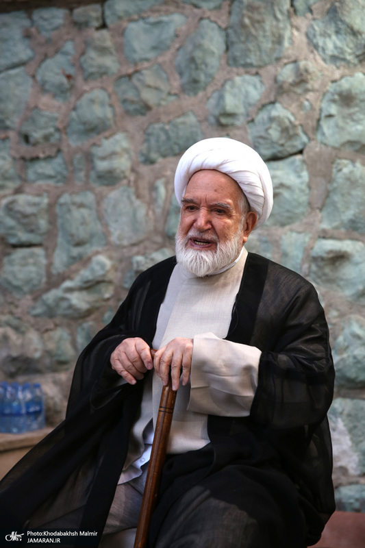 دیدار مهدی کروبی با سید حسن خمینی و جمعی از فعالان سیاسی
