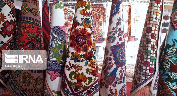 ۷۰۰ اثر هنرمندان صنایع دستی قزوین به نمایش درآمد
