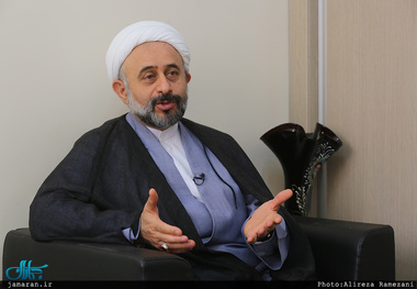 روایت حجت الاسلام والمسلمین نقویان از واکنش امام خمینی(س) به استفاده از القاب حوزوی بر روی رساله شان
