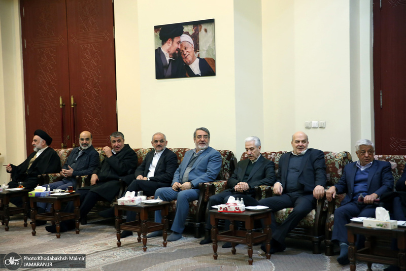 حاشیه های تجدید میثاق رئیس جمهور و اعضای هیأت دولت با آرمان‌های حضرت امام(س)