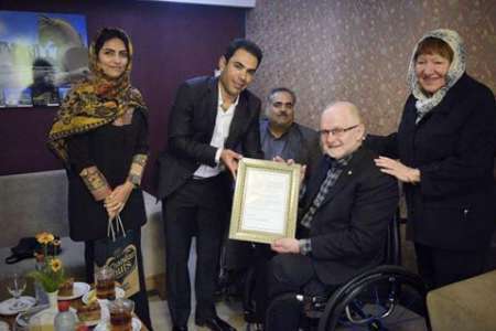 رئیس کمیته بین المللی پارالمپیک به خانواده گلبارنژاد نشان افتخار اهدا کرد
