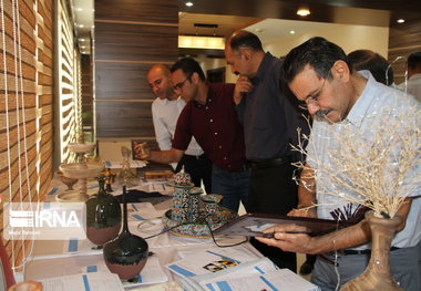 ۱۱ اثر صنایع دستی کردستان نشان ملی مرغوبیت کالا گرفت